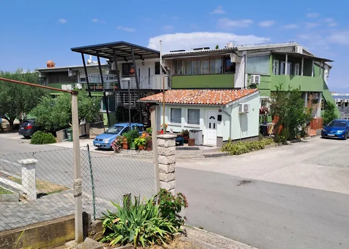 Mvm With Terrace Daire Izola